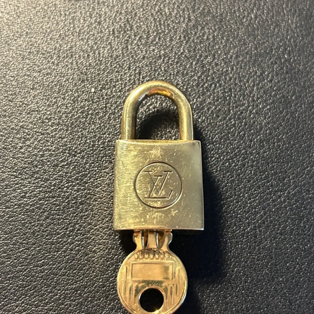 Louis Vuitton 200 Series Lock & Key - Choose your number - Picture 3 of 8